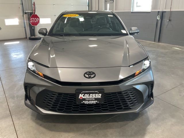Used 2025 Toyota Camry SE w/ Convenience Package AWD/4WD image 2