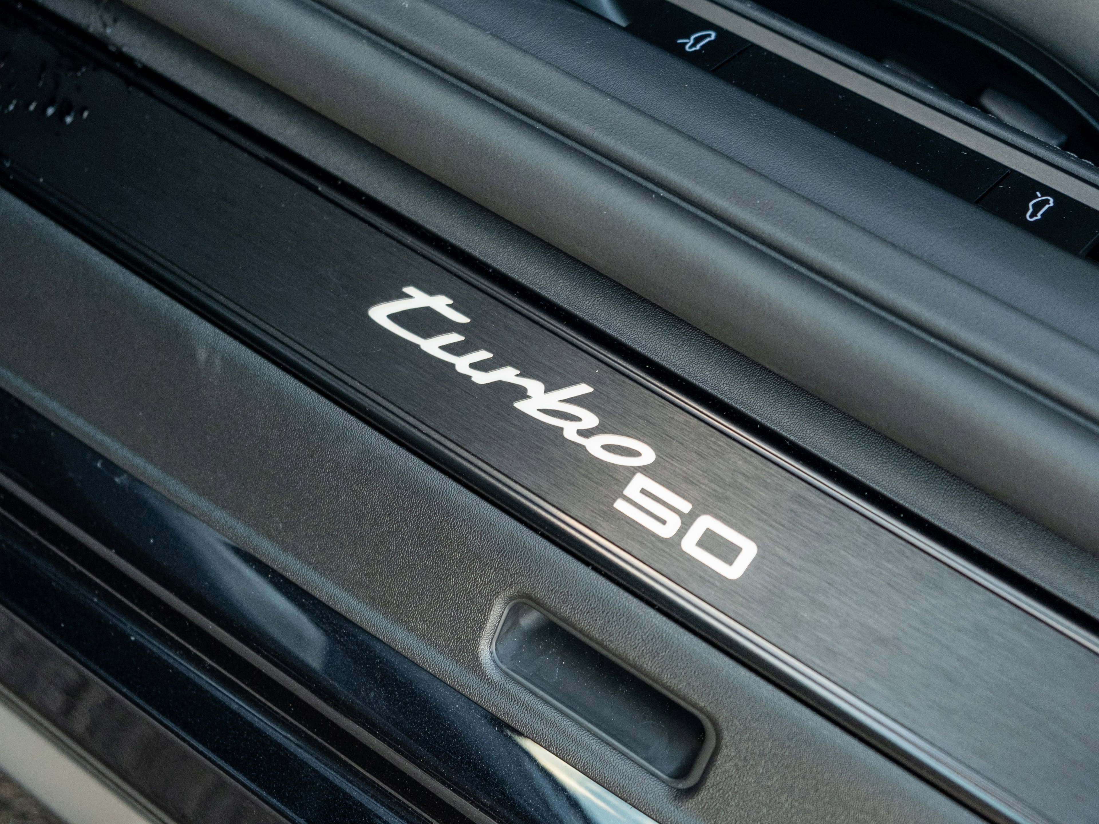 Certified 2025 Porsche 911 Turbo image 31