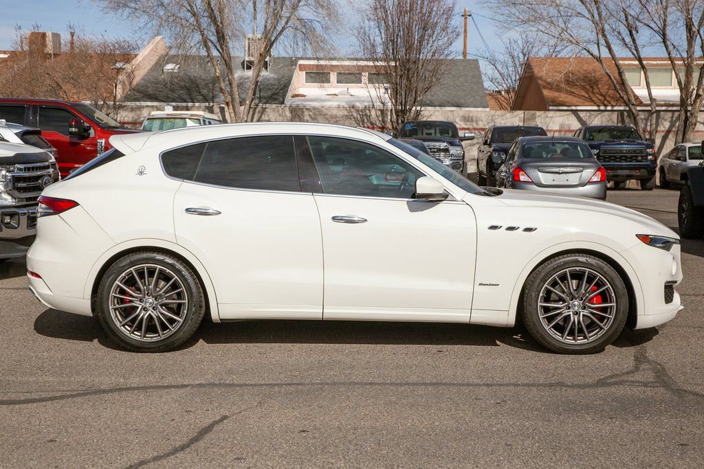 Used 2021 Maserati Levante GranLusso image 4