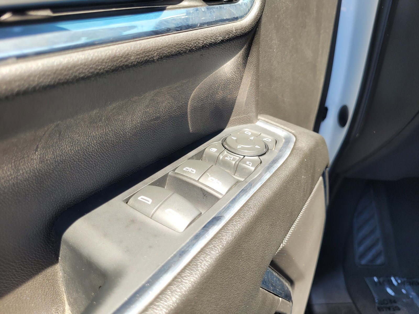 Used 2024 Chevrolet Silverado 2500 LTZ AWD/4WD image 25