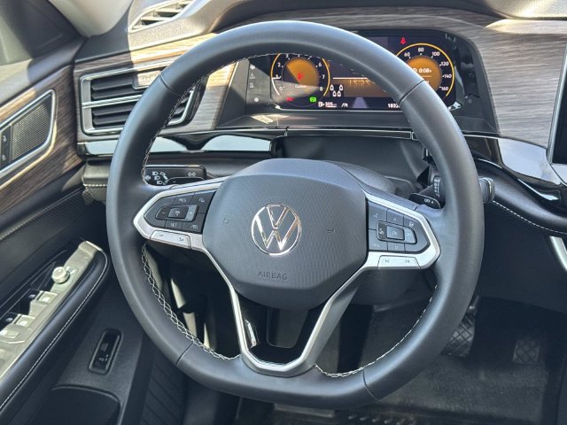Certified 2024 Volkswagen Atlas SEL AWD/4WD image 10