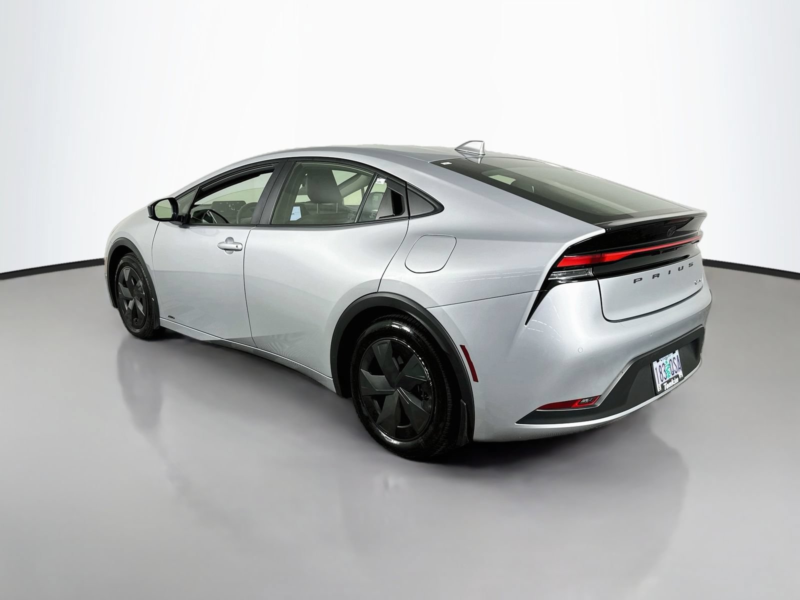 Used 2025 Toyota Prius Limited AWD/4WD image 5
