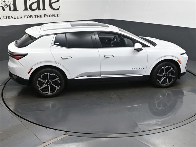 New 2025 Chevrolet Equinox EV LT image 17