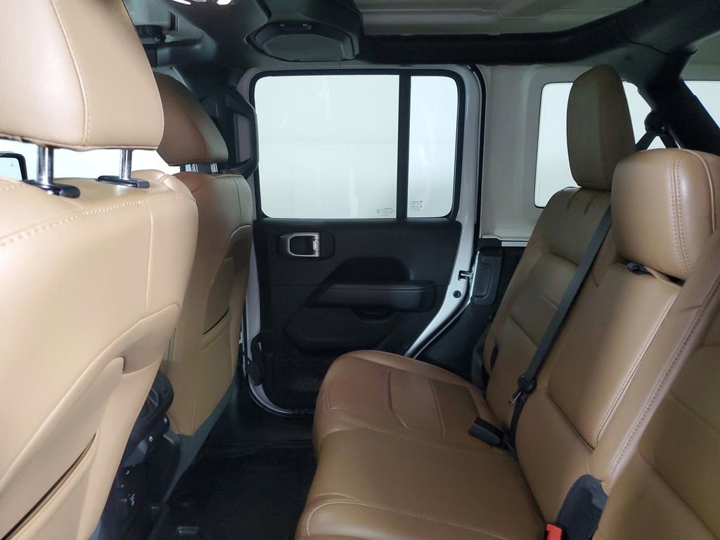 Used 2020 Jeep Wrangler Unlimited Sahara image 9