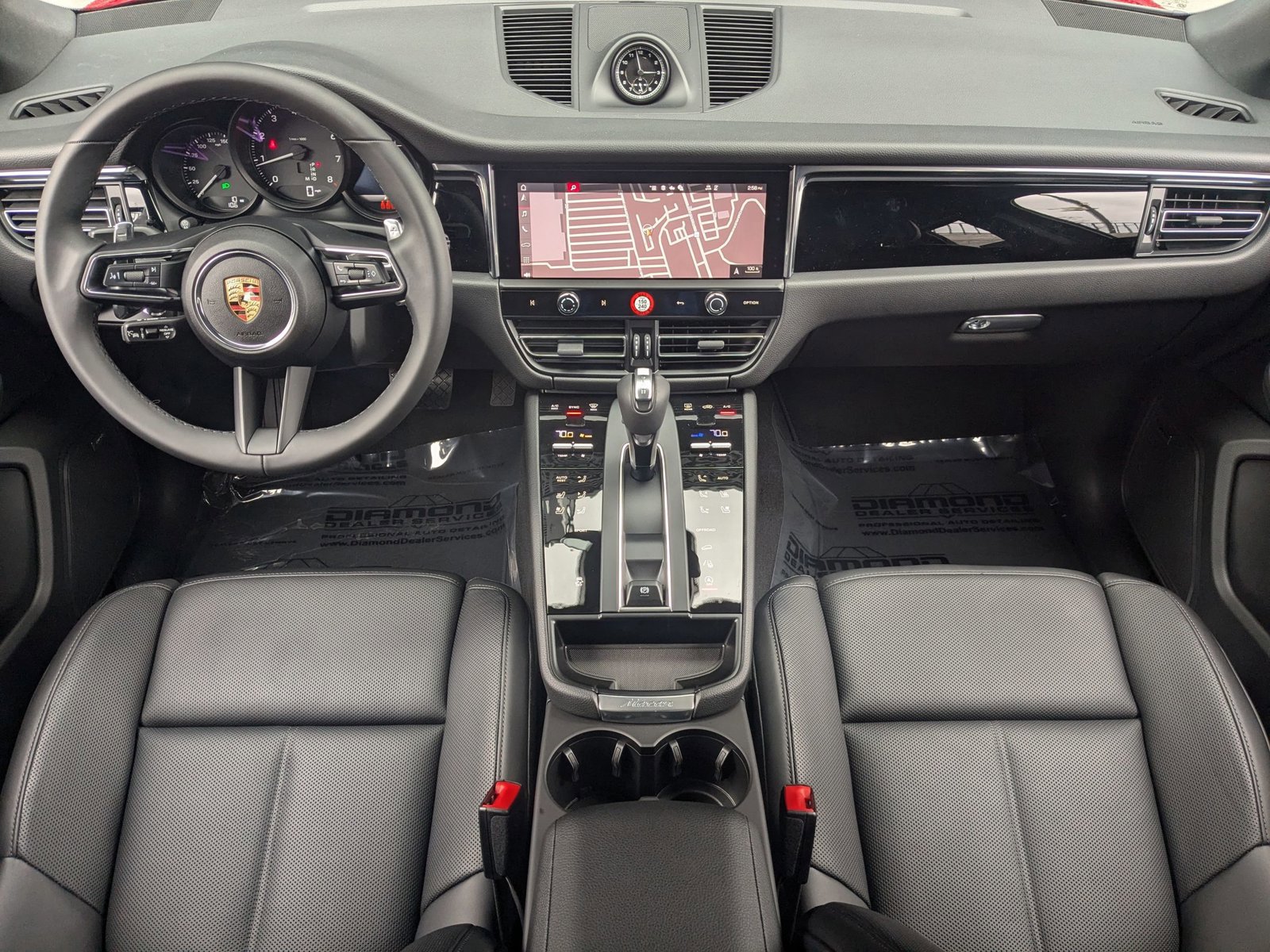 Used 2025 Porsche Macan image 23