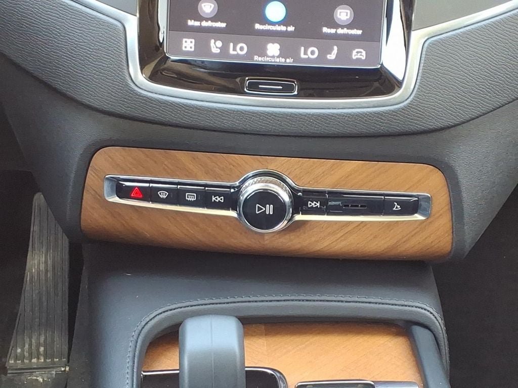 Certified 2023 Volvo XC90 B6 Core w/ Protection Package Premier AWD/4WD image 19