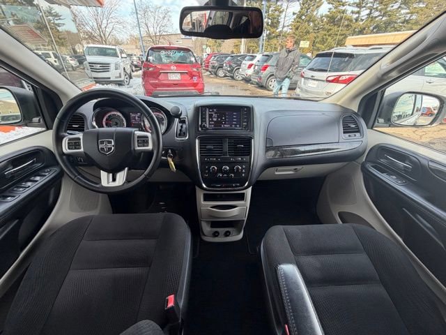 Used 2019 Dodge Grand Caravan SE w/ Rear Park Assist Package image 13