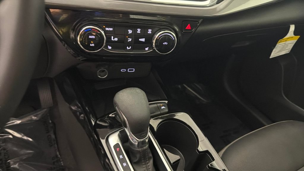 Certified 2024 Chevrolet Trax ACTIV w/ Sunroof Package FWD image 22