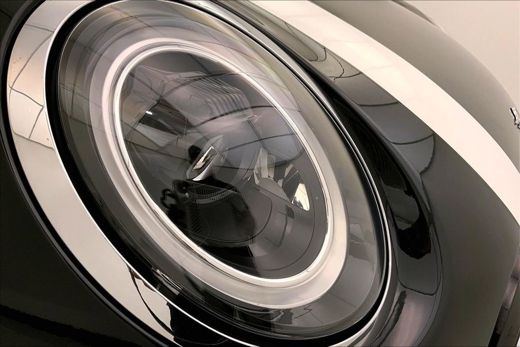 Certified 2024 MINI Cooper 2-Door Hardtop image 27