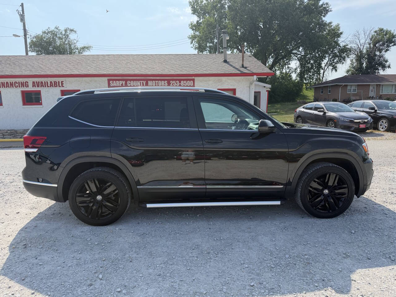 Used 2018 Volkswagen Atlas SEL AWD/4WD image 2