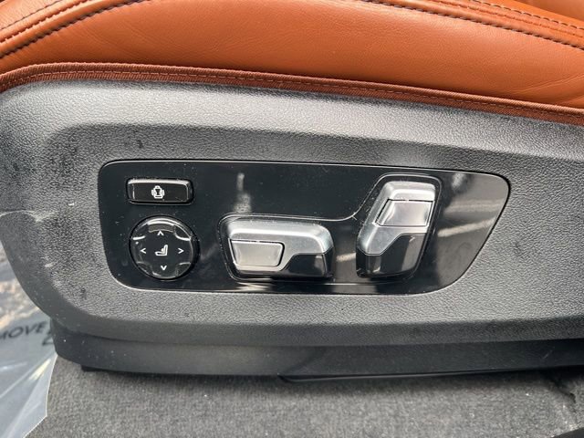 Used 2025 BMW X7 M60i image 7