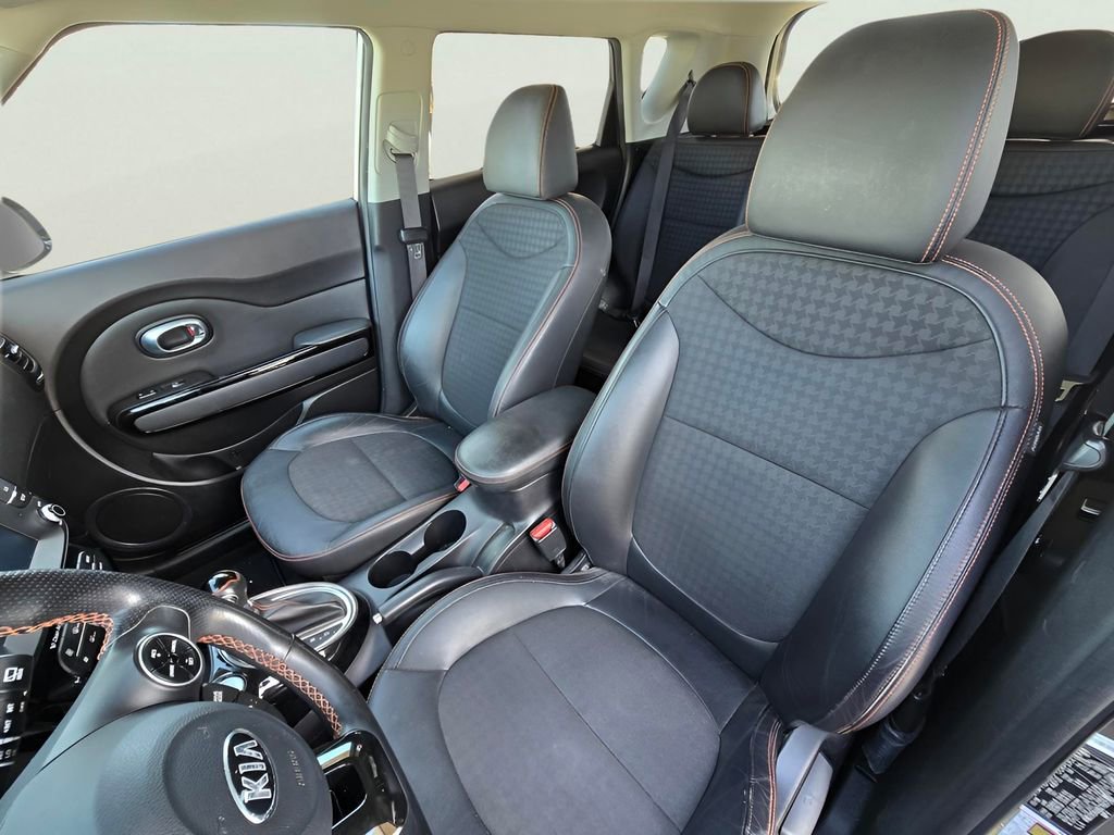 Used 2018 Kia Soul ! FWD image 15