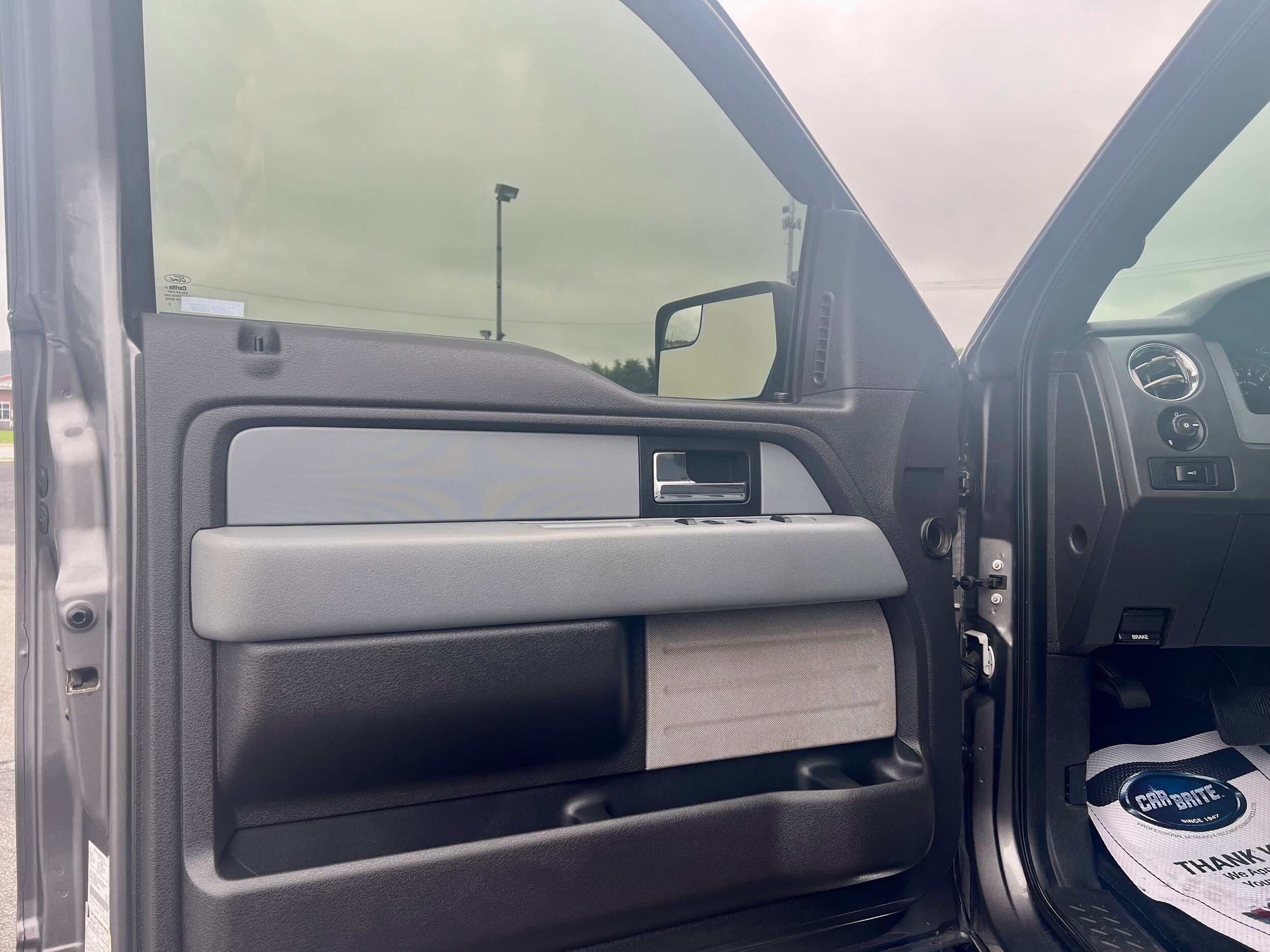 Used 2014 Ford F150 XLT w/ XLT Chrome Package AWD/4WD image 10