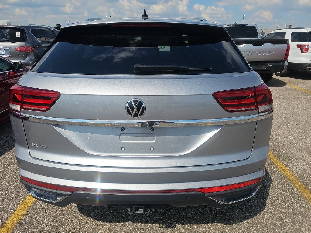 Used 2023 Volkswagen Atlas Cross Sport SE FWD image 11