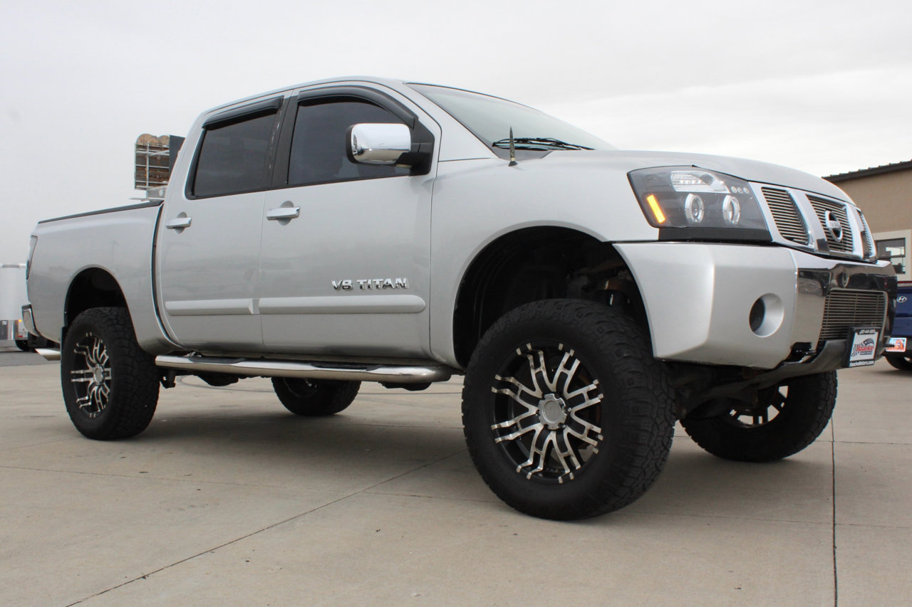 Used 2006 Nissan Titan LE w/ (R02) LE Off-Road Pkg image 15