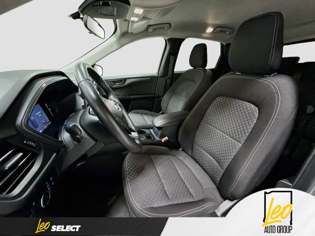 Used 2023 Ford Escape Active w/ Tech Pack #1 AWD/4WD image 24