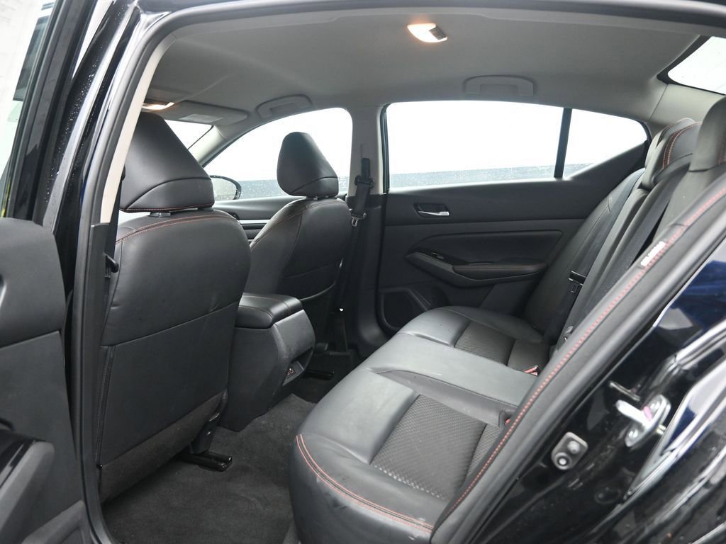 Used 2025 Nissan Altima 2.5 SR image 28