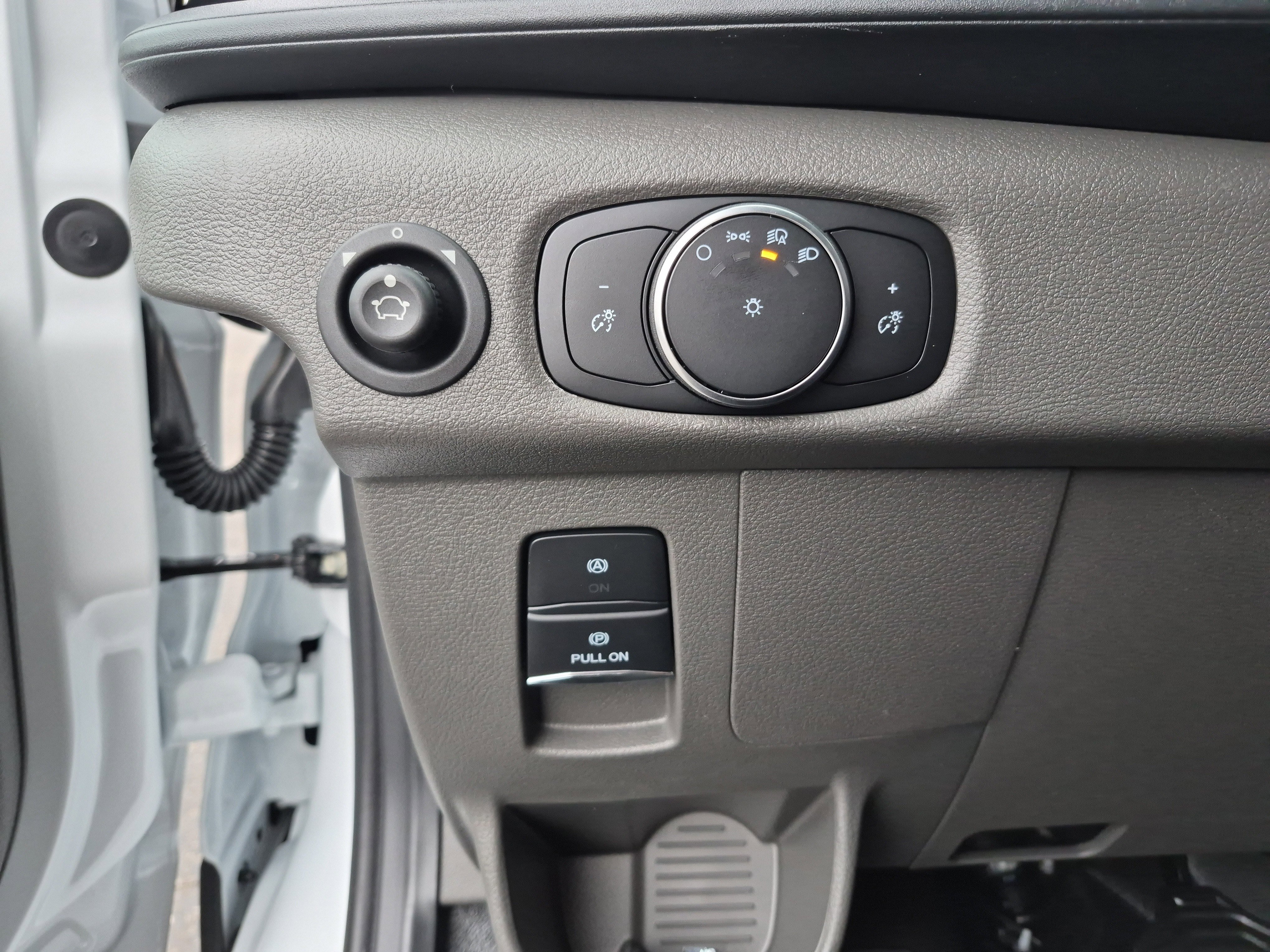 New 2026 Ford Transit 250 148 Medium Roof w/ Load Area Protection Package image 20