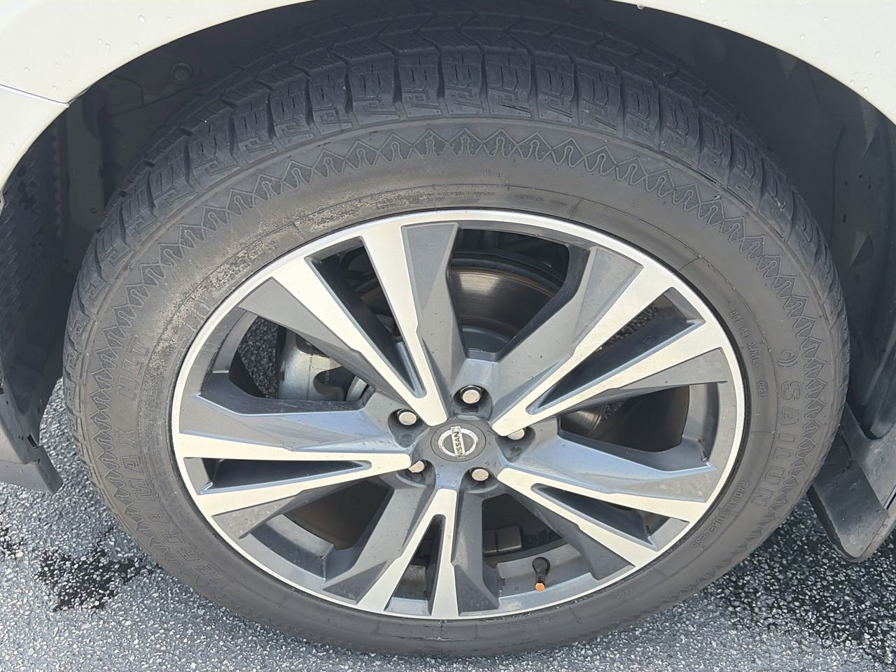 Used 2019 Nissan Pathfinder Platinum w/ Cargo Package FWD image 31