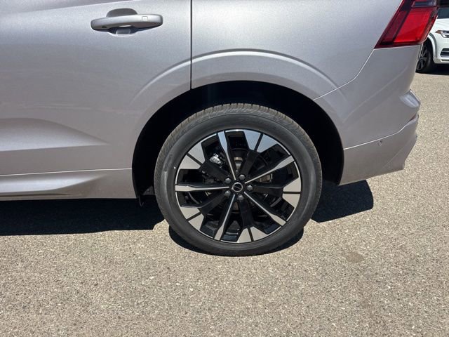 New 2026 Volvo XC60 B5 Plus w/ Climate Package image 8