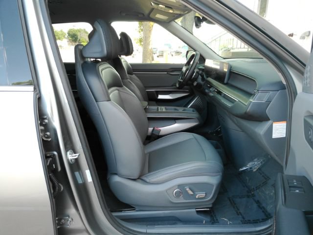 Used 2024 Kia EV9 Light Long Range RWD image 21