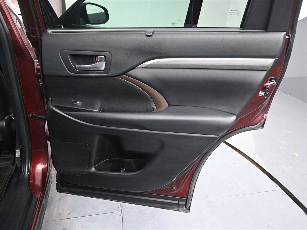 Used 2019 Toyota Highlander Limited Platinum image 23