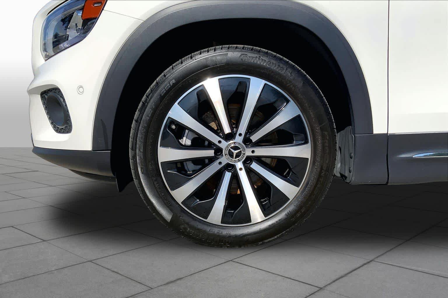 Certified 2022 Mercedes-Benz GLB 250 4MATIC image 11