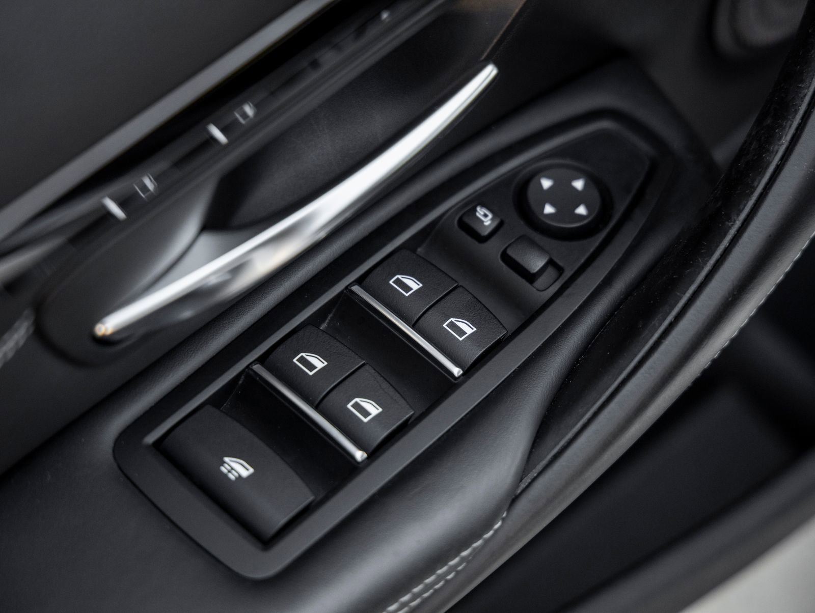 Used 2020 BMW M4 Convertible image 17