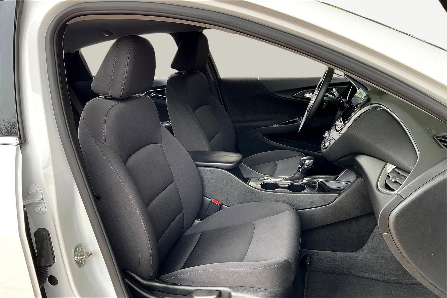 Used 2024 Chevrolet Malibu LT w/ Sport Edition image 29