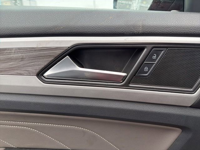 Used 2022 Volkswagen Atlas Cross Sport SE image 18