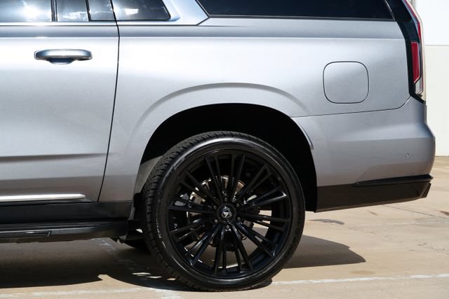 Used 2021 Cadillac Escalade ESV Premium Luxury w/ Performance Package AWD/4WD image 35