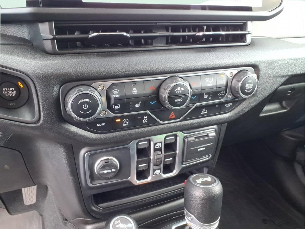 Used 2024 Jeep Wrangler Unlimited Sport AWD/4WD image 25