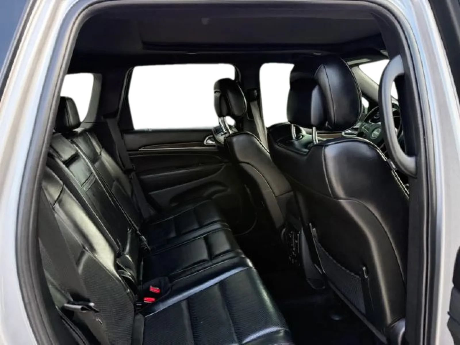 Used 2018 Jeep Grand Cherokee Overland AWD/4WD image 17