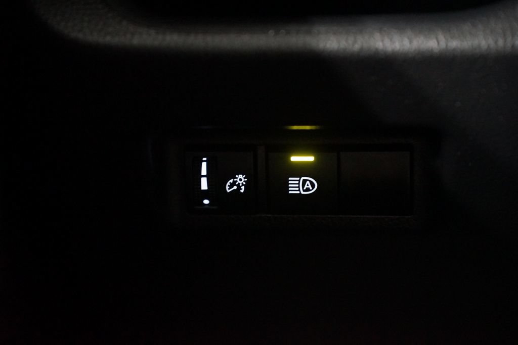 Certified 2025 Toyota RAV4 XLE FWD image 24