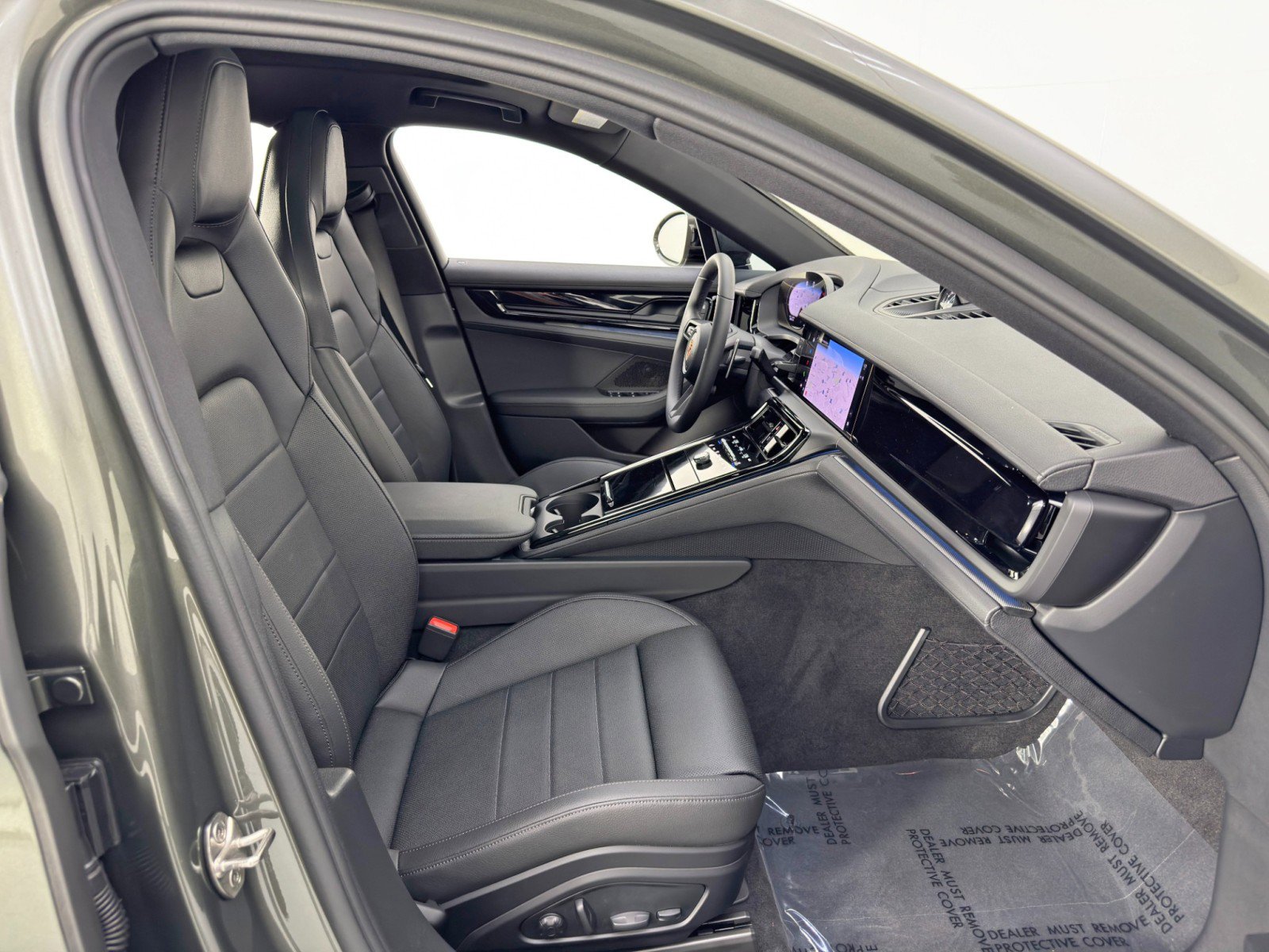 Used 2025 Porsche Panamera w/ Premium Package image 15