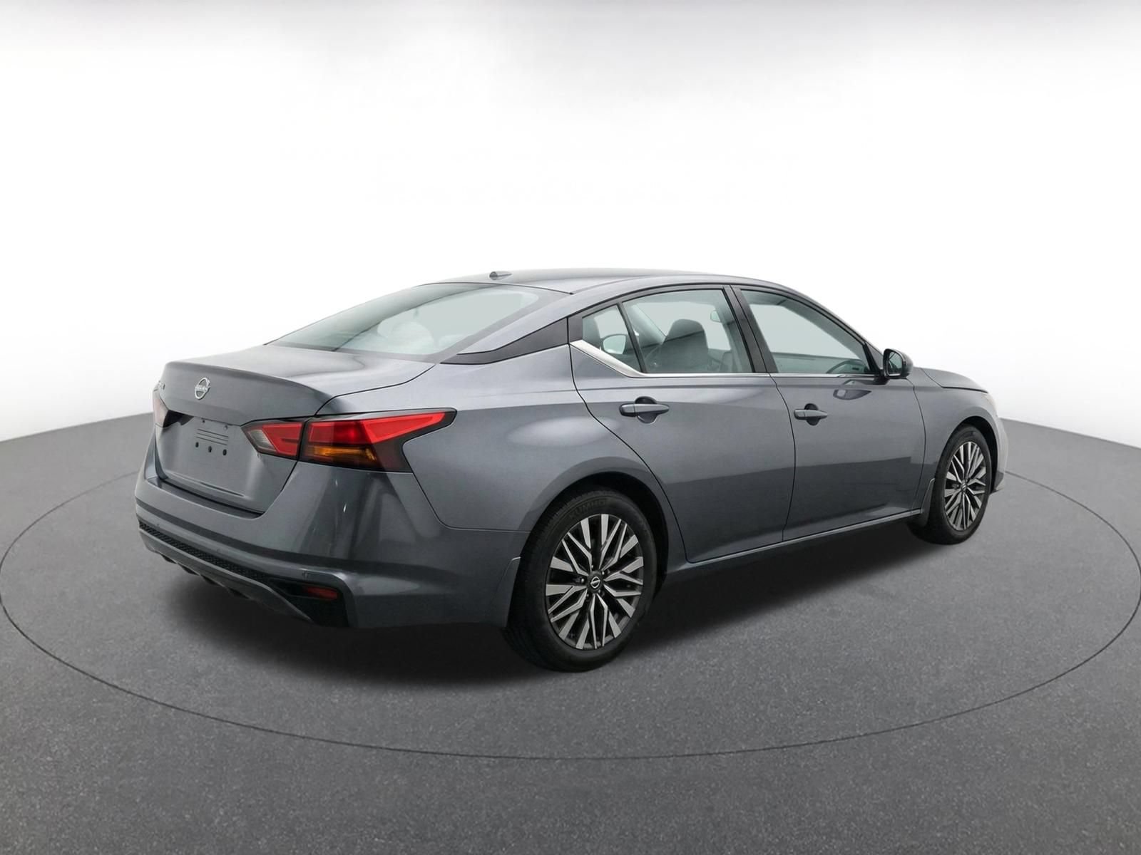 Used 2026 Nissan Altima 2.5 SV FWD image 9