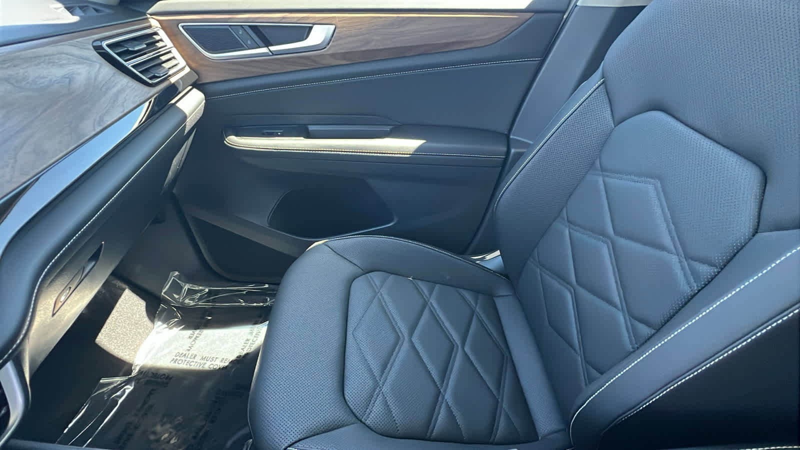 New 2026 Volkswagen Atlas SE image 12