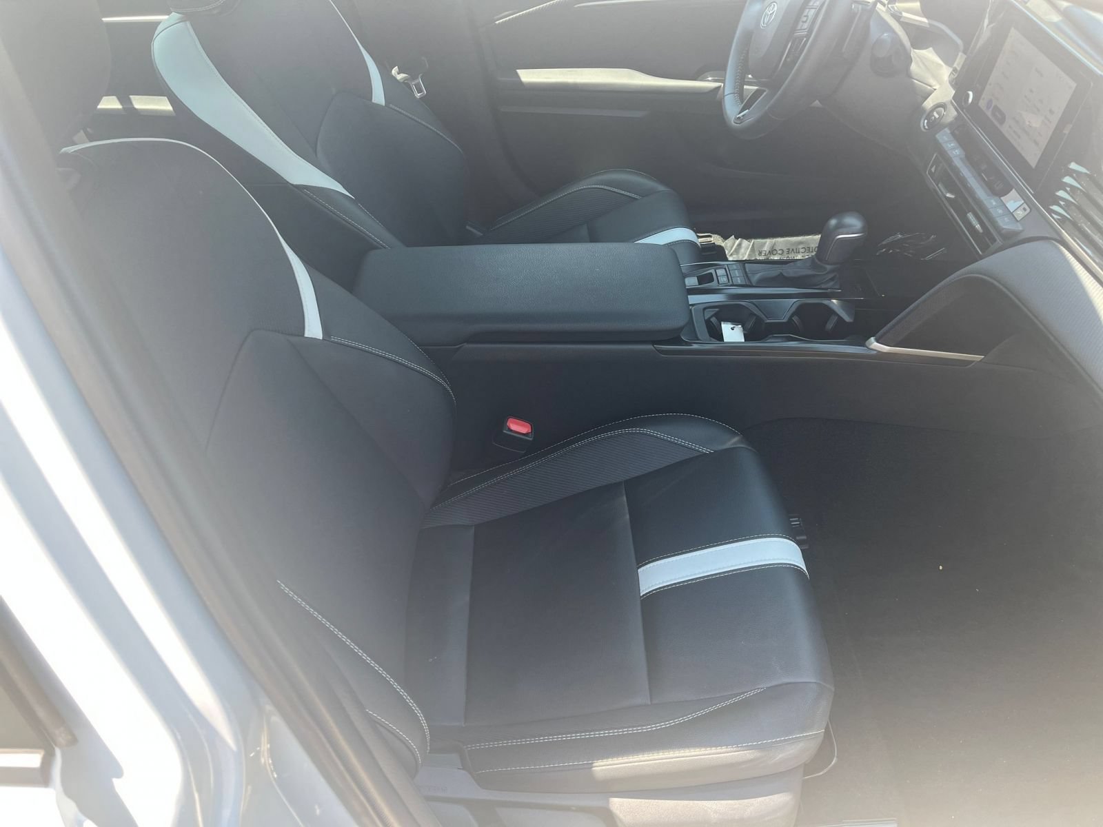 Used 2025 Toyota Camry SE FWD image 36