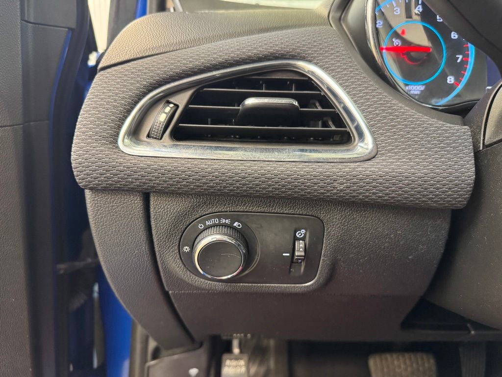 Used 2017 Chevrolet Cruze LT FWD image 33