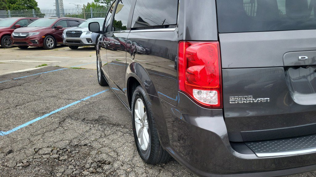 Used 2019 Dodge Grand Caravan SXT image 36