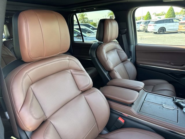 New 2025 Lincoln Navigator L Reserve image 19