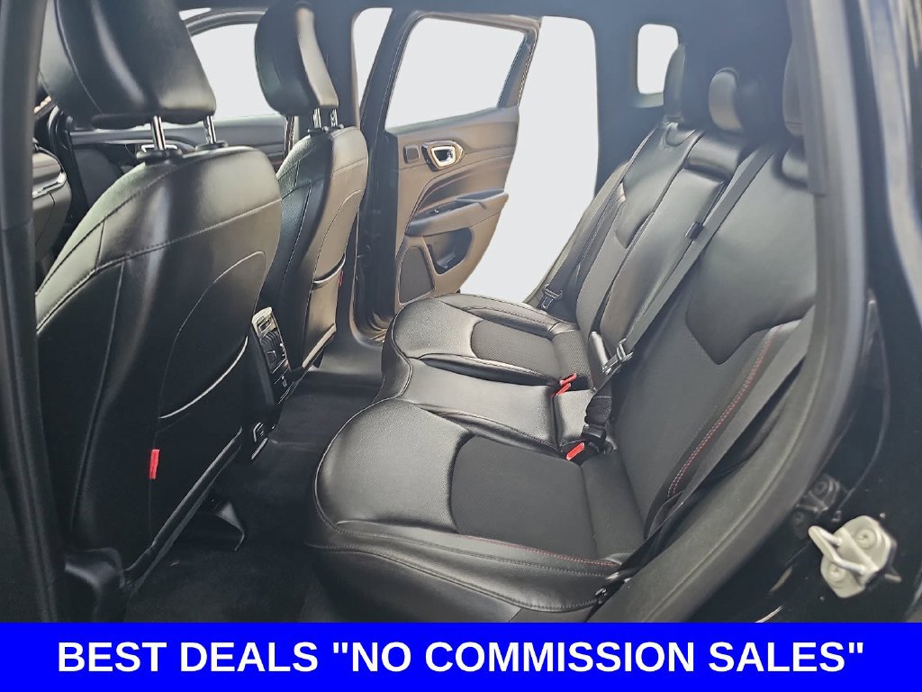 Used 2023 Jeep Compass Trailhawk w/ Sun and Sound Group AWD/4WD image 13