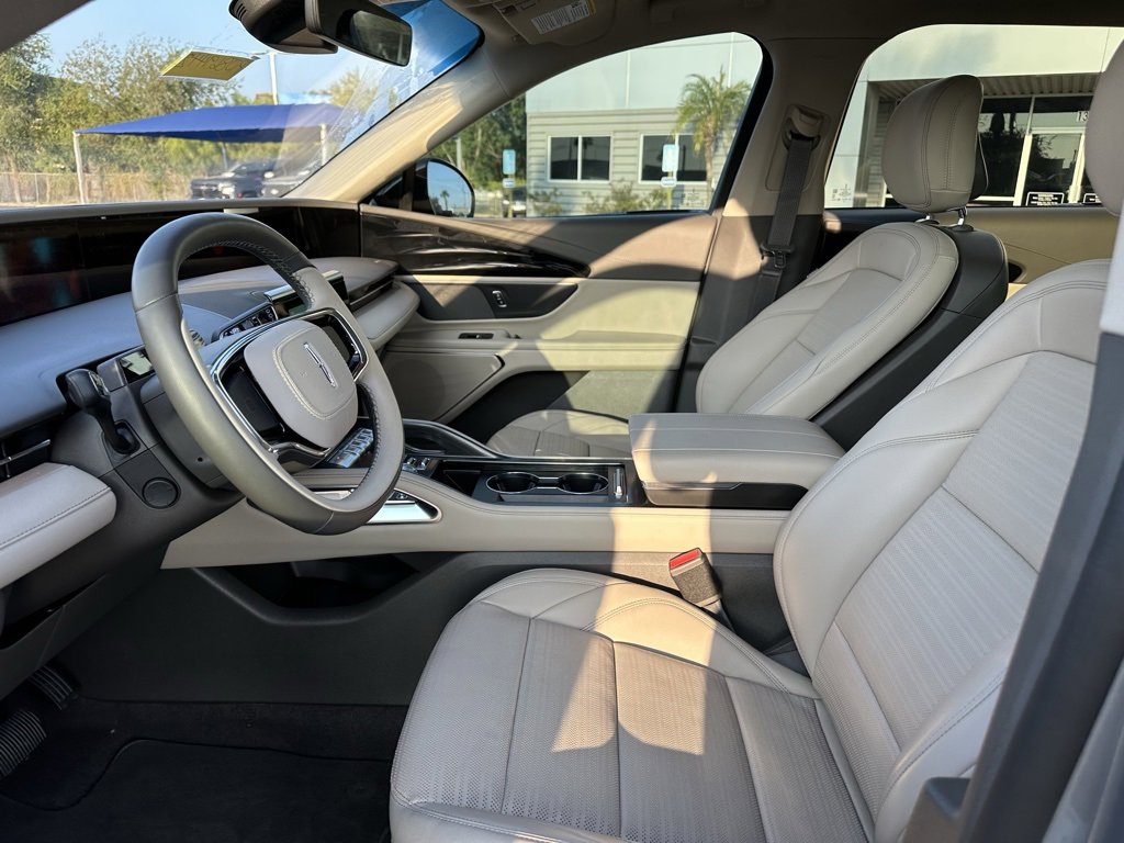 Used 2024 Lincoln Nautilus Reserve image 11