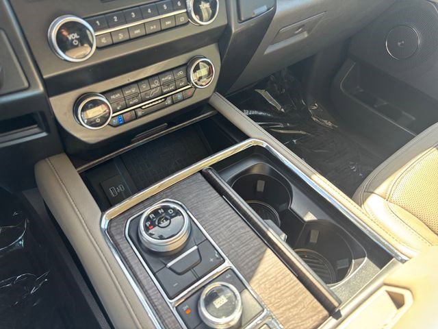Used 2020 Ford Expedition Limited w/ Equipment Group 302A image 29