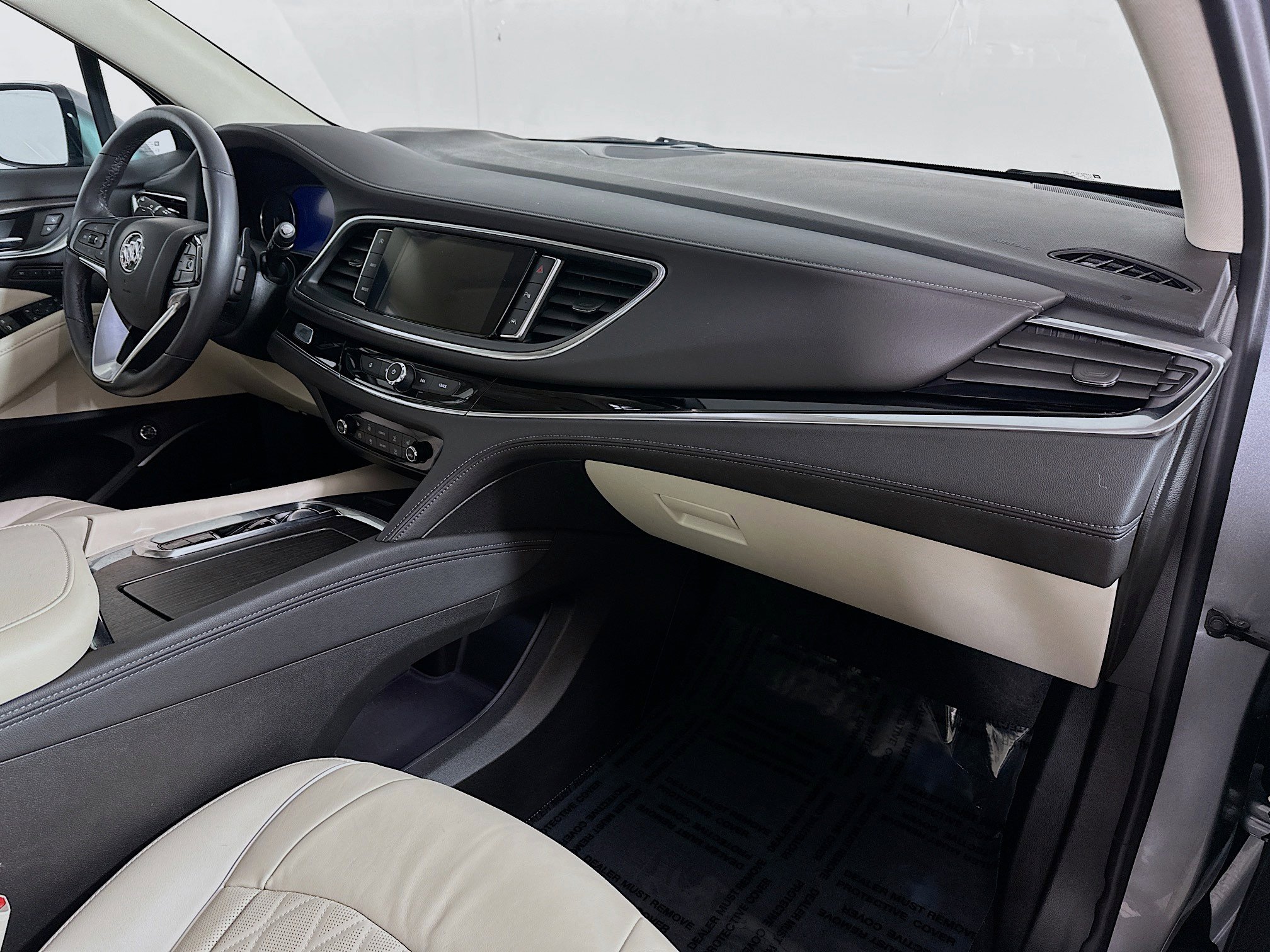 Used 2024 Buick Enclave Avenir w/ Avenir Technology Package AWD/4WD image 31