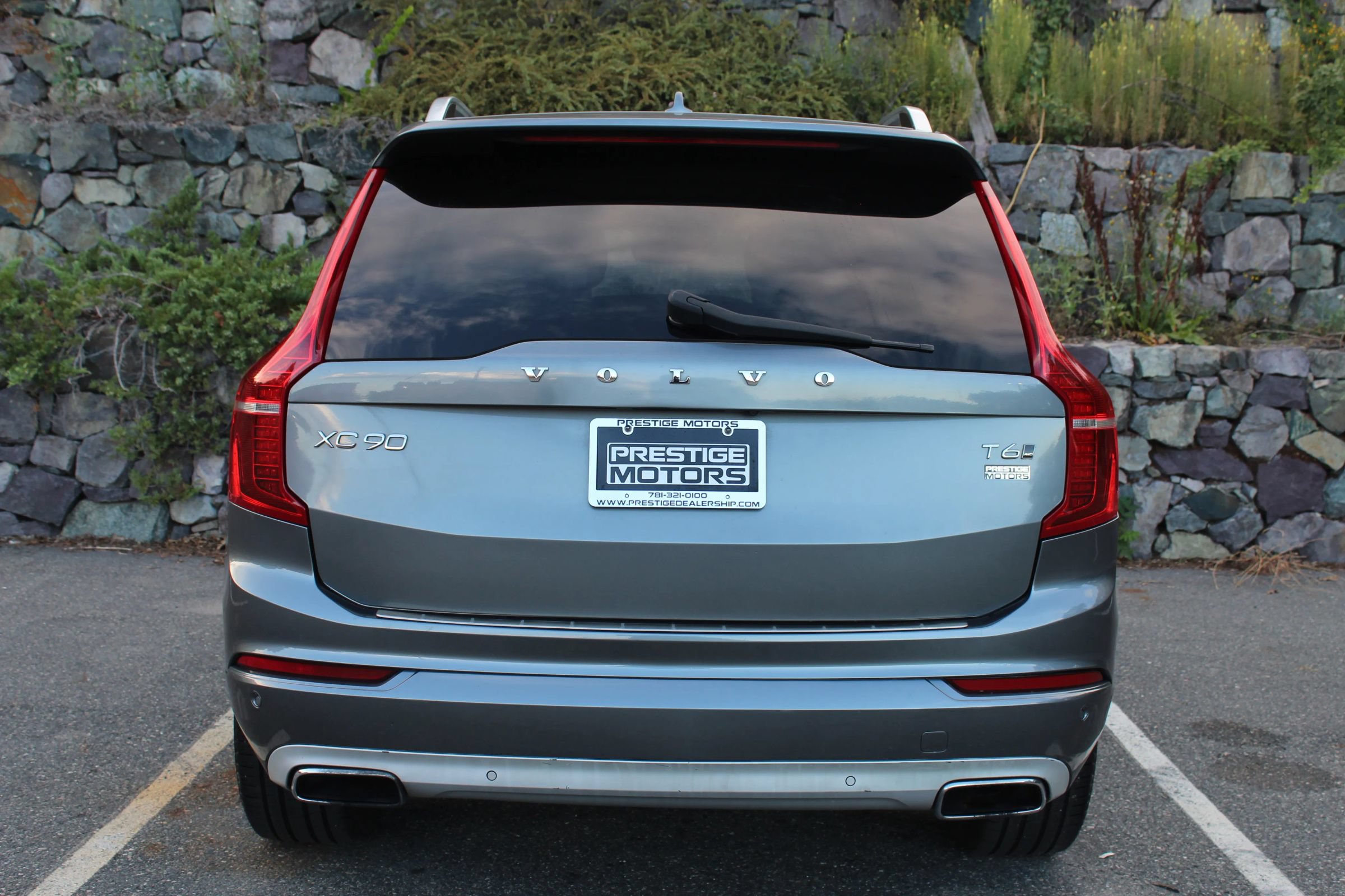 Used 2016 Volvo XC90 T6 Momentum w/ Momentum Plus Package AWD/4WD image 8