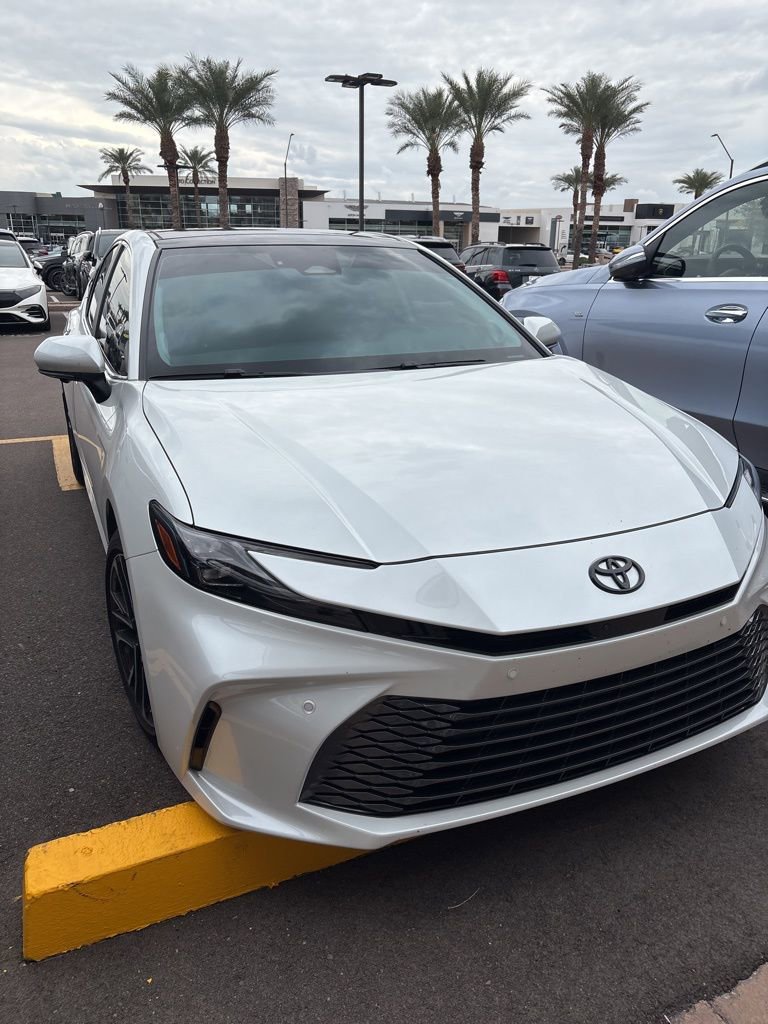 Used 2025 Toyota Camry XLE image 2