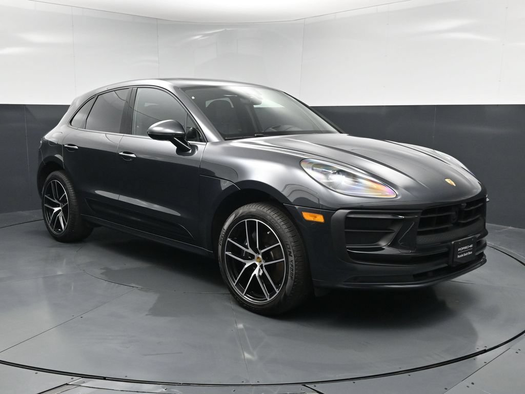 Certified 2025 Porsche Macan AWD/4WD image 14