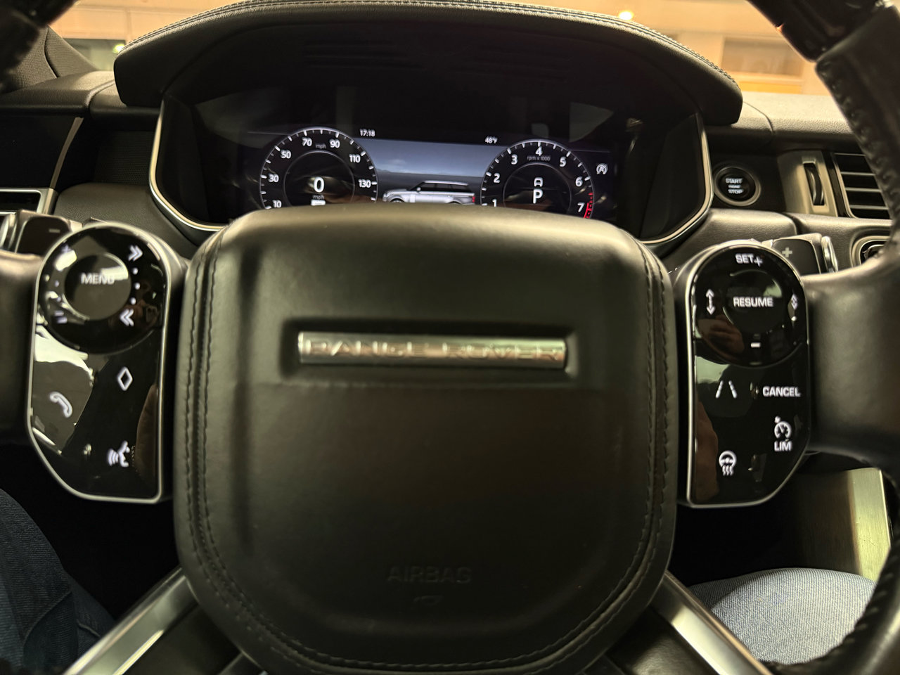Used 2019 Land Rover Range Rover HSE image 17