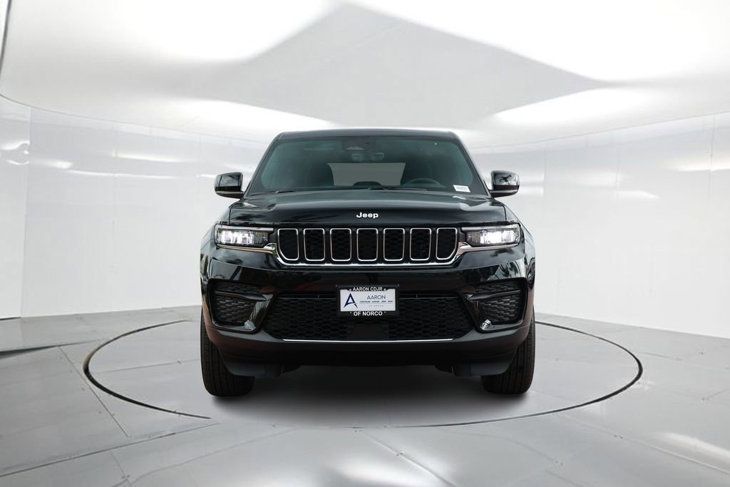 New 2025 Jeep Grand Cherokee Laredo image 4